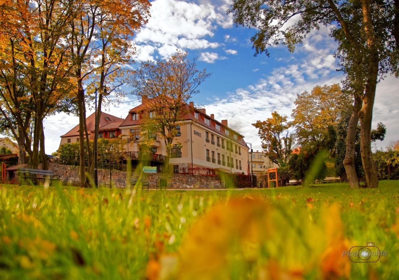 Hotel I Restauracja "Pod Orlem" Kartuzy Exterior foto